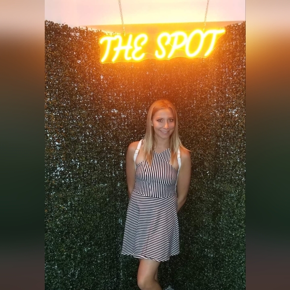 Meet your Posher, Lexy - Picture 1 of 2